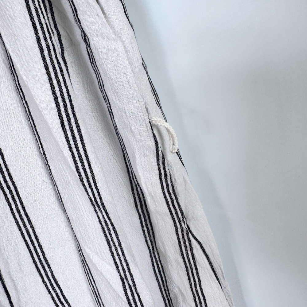 American Eagle Outfitters Black and White Striped Jumpsuit Size Meidum - Picture 5 of 10